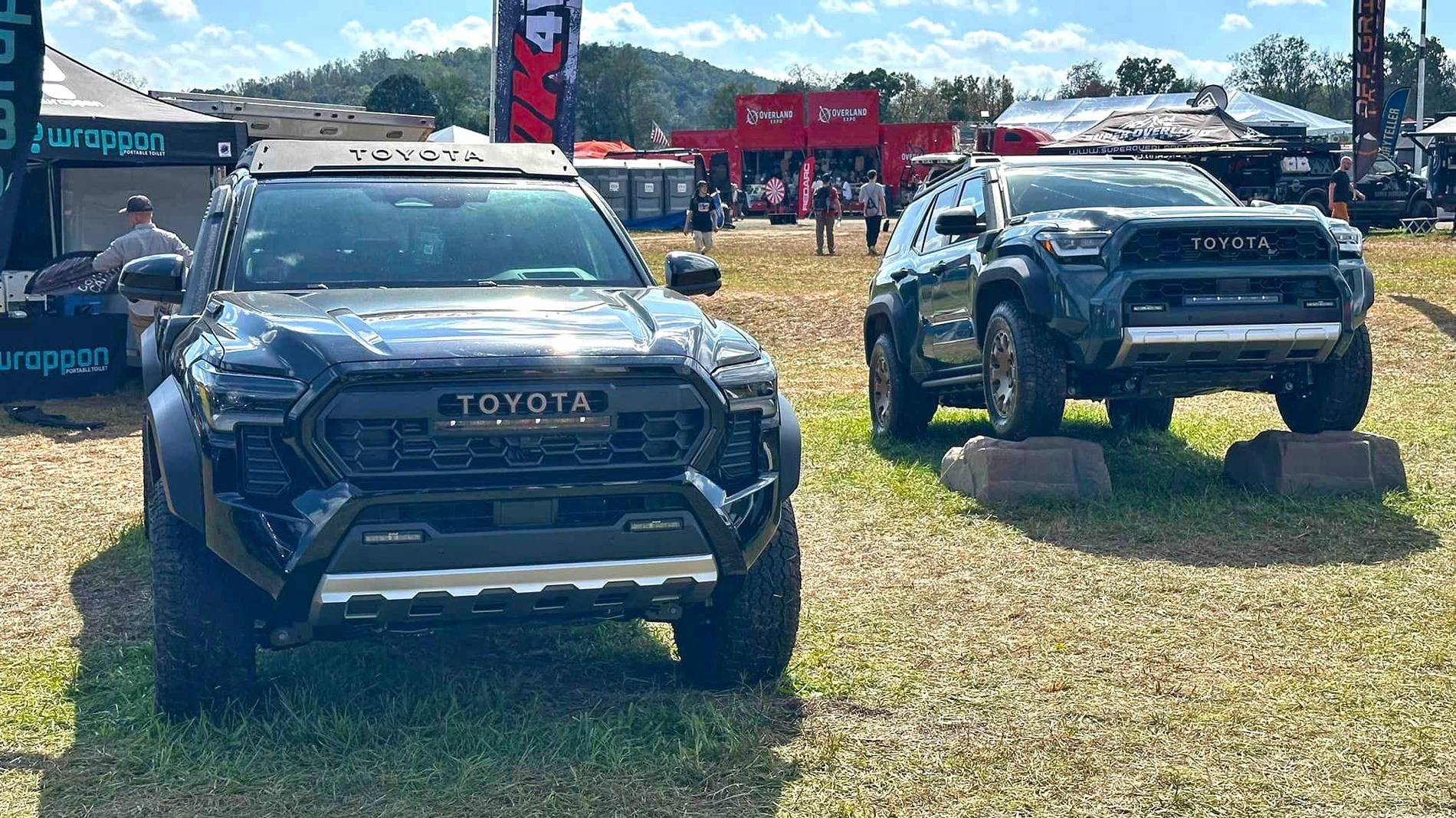 2025 Toyota 4runner Trailhunter Comparison: 2025 4Runner vs. 2024 Tacoma side by side look 2024 4Runner trailhunter vs. 2024 Tacoma Trailhunter comparison 1