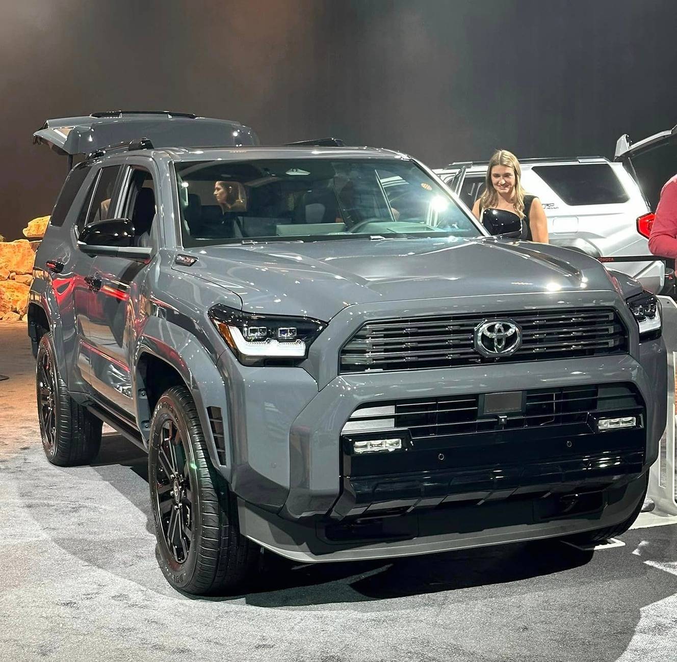 2025 Toyota 4runner First Photos: 2025 4Runner TRD Off-Road, TRD Sport, and Platinum Trims 🤩 2025-4runner-platinum-dark-gray-jpg-