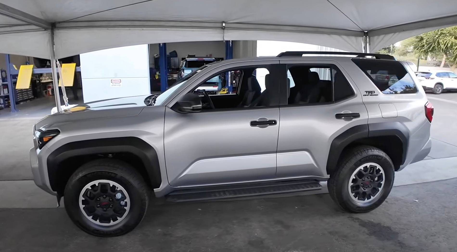 2025 Toyota 4runner CUTTING EDGE (Silver) 2025+ 4Runner 6th Gen Thread 4runner-trd-off-road-exterior-glacier-silver-1-