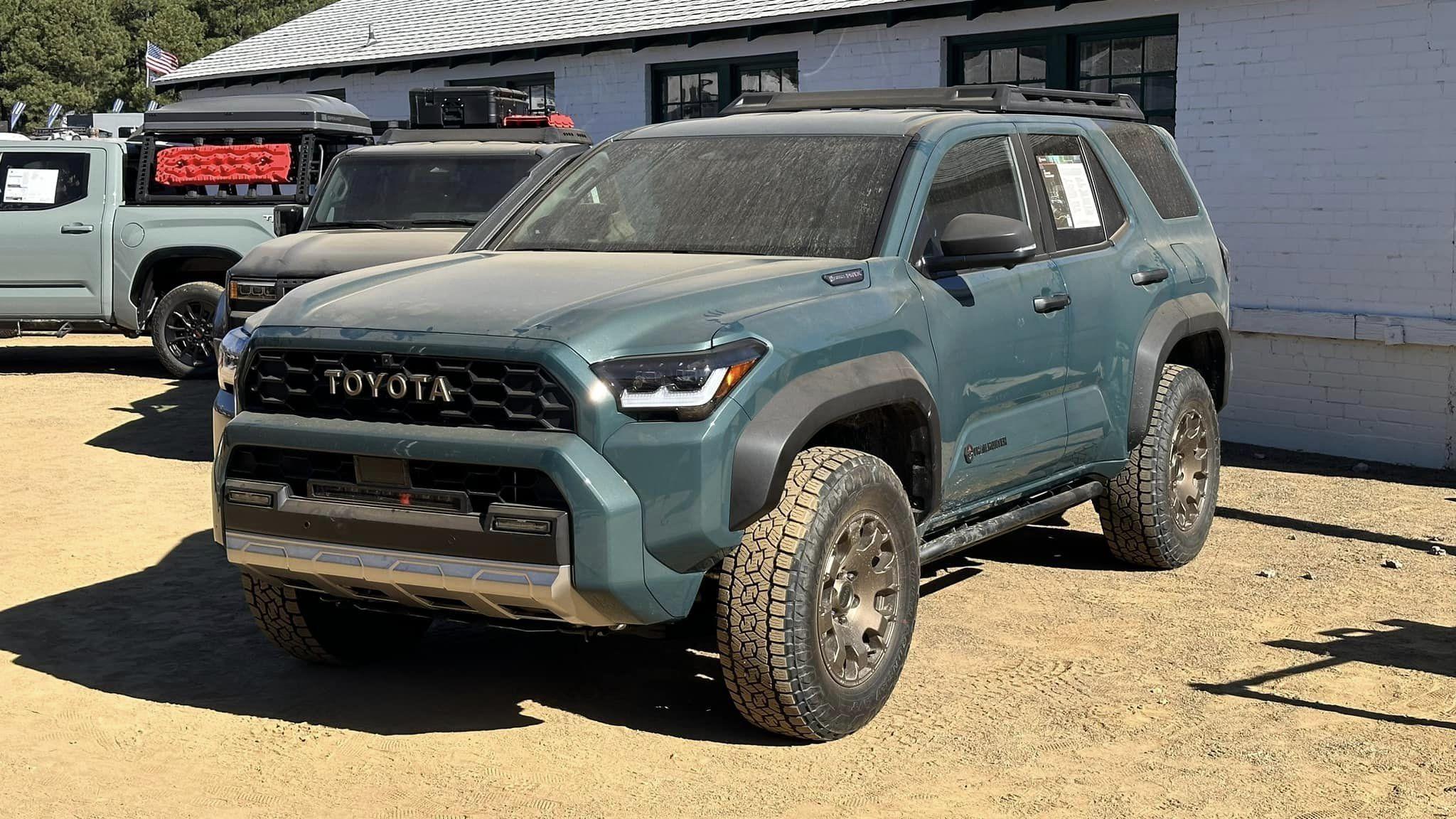 2025 Toyota 4runner EVEREST 2025+ 4Runner 6th Gen Thread Evergreen Trailhunter 4Runner color dirty dusty 3