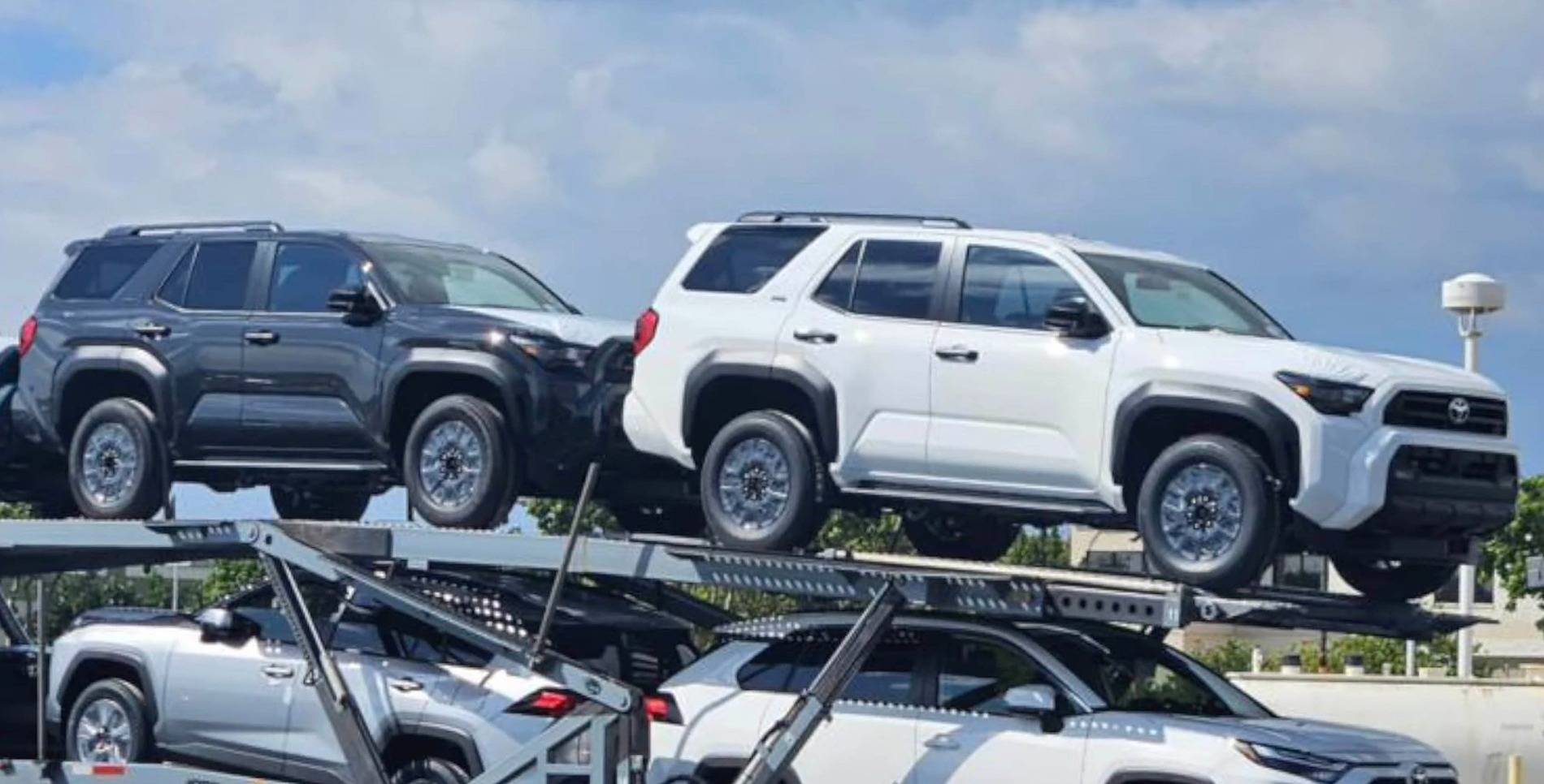 2025 Toyota 4runner More port arrivals! Everest TRD Off-Road + SR5 in Underground and Ice Cap Ice Cap SR5 and Underground SR5 2025 4runner 6th gen on transport