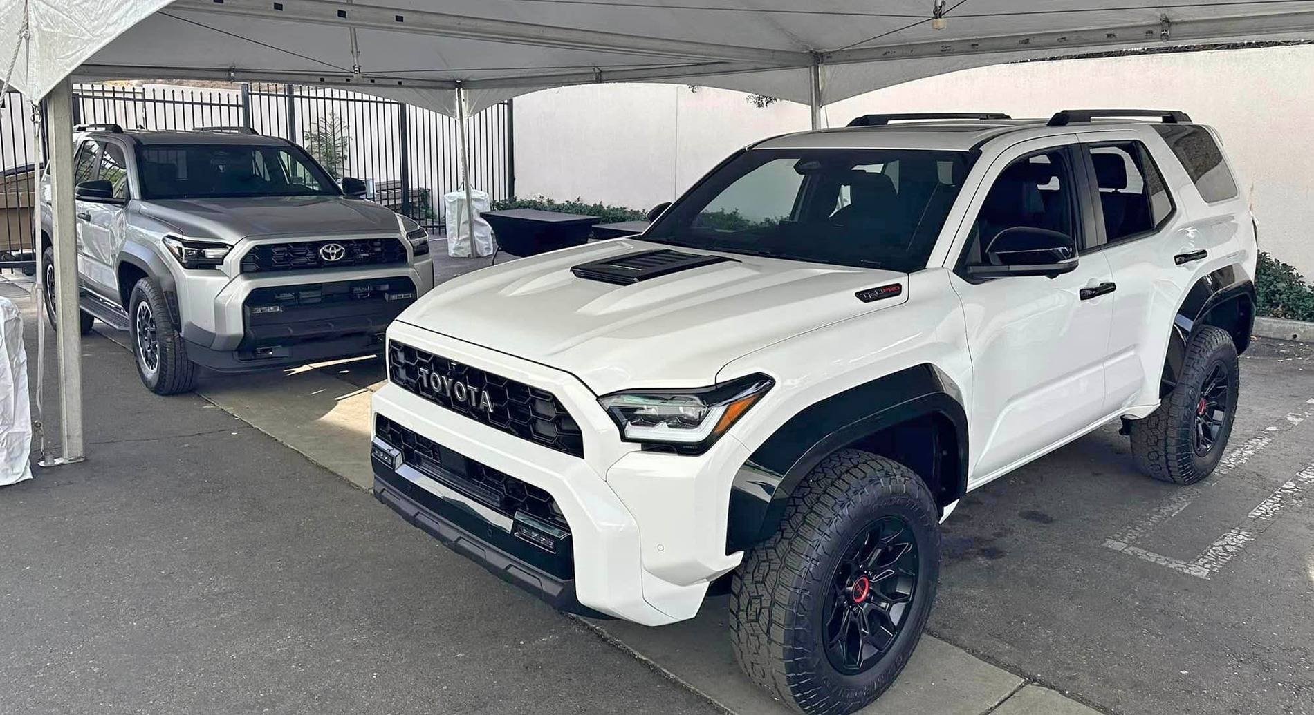 2025 Toyota 4runner TRD Pro vs. TRD Off-Road side by side comparison photos Ice Cap White 6th Gen 4Runner TRD Pro 1