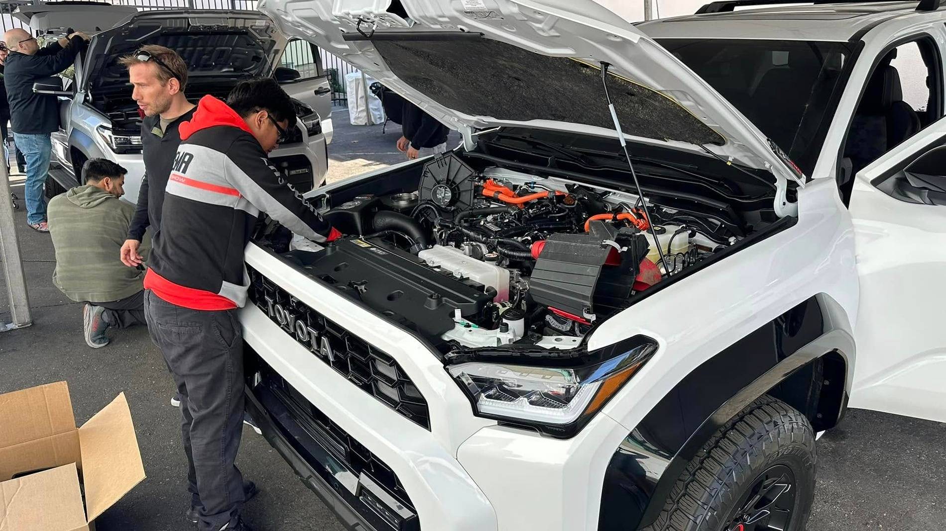 2025 Toyota 4runner TRD Pro vs. TRD Off-Road side by side comparison photos Ice Cap White 6th Gen 4Runner TRD Pro 2