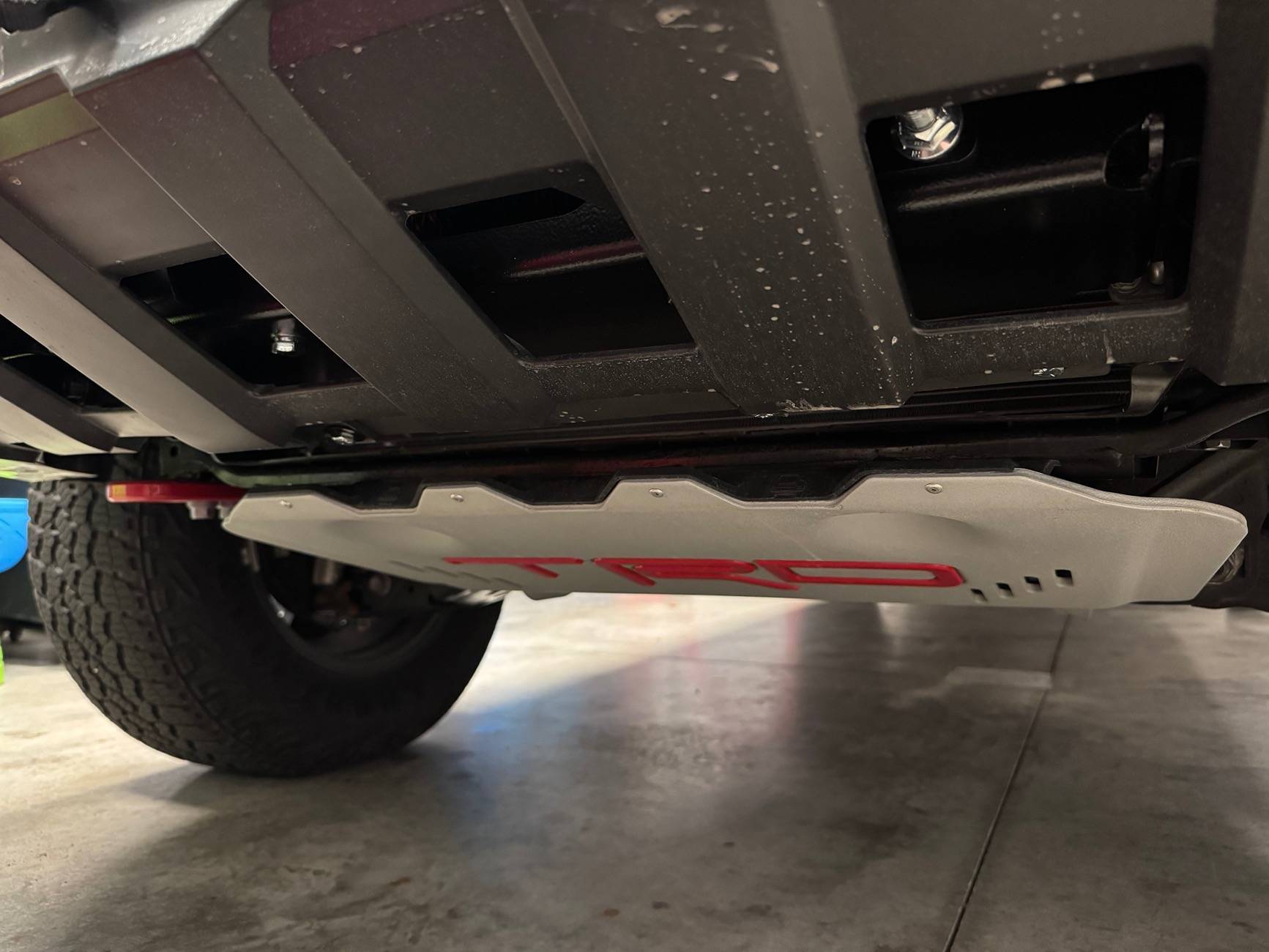 2025 Toyota 4runner Hidden Winch (Rough Country) install on TRD Pro front bumper -- no cutting required img_0672-jpe