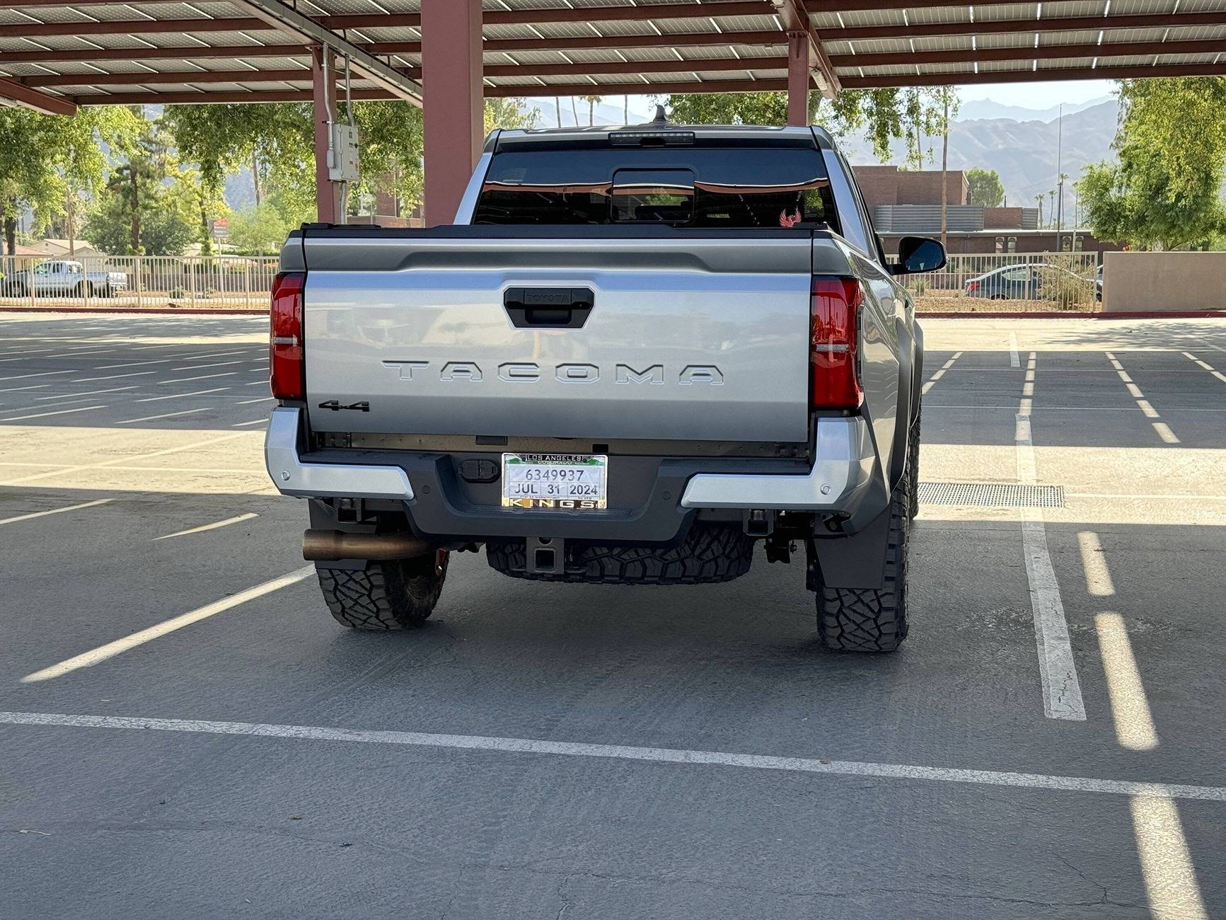 2025 Toyota 4runner Full-size Spare Tire: largest / biggest size that fits is 285/70/R17 (33's) IMG_1090.JPG