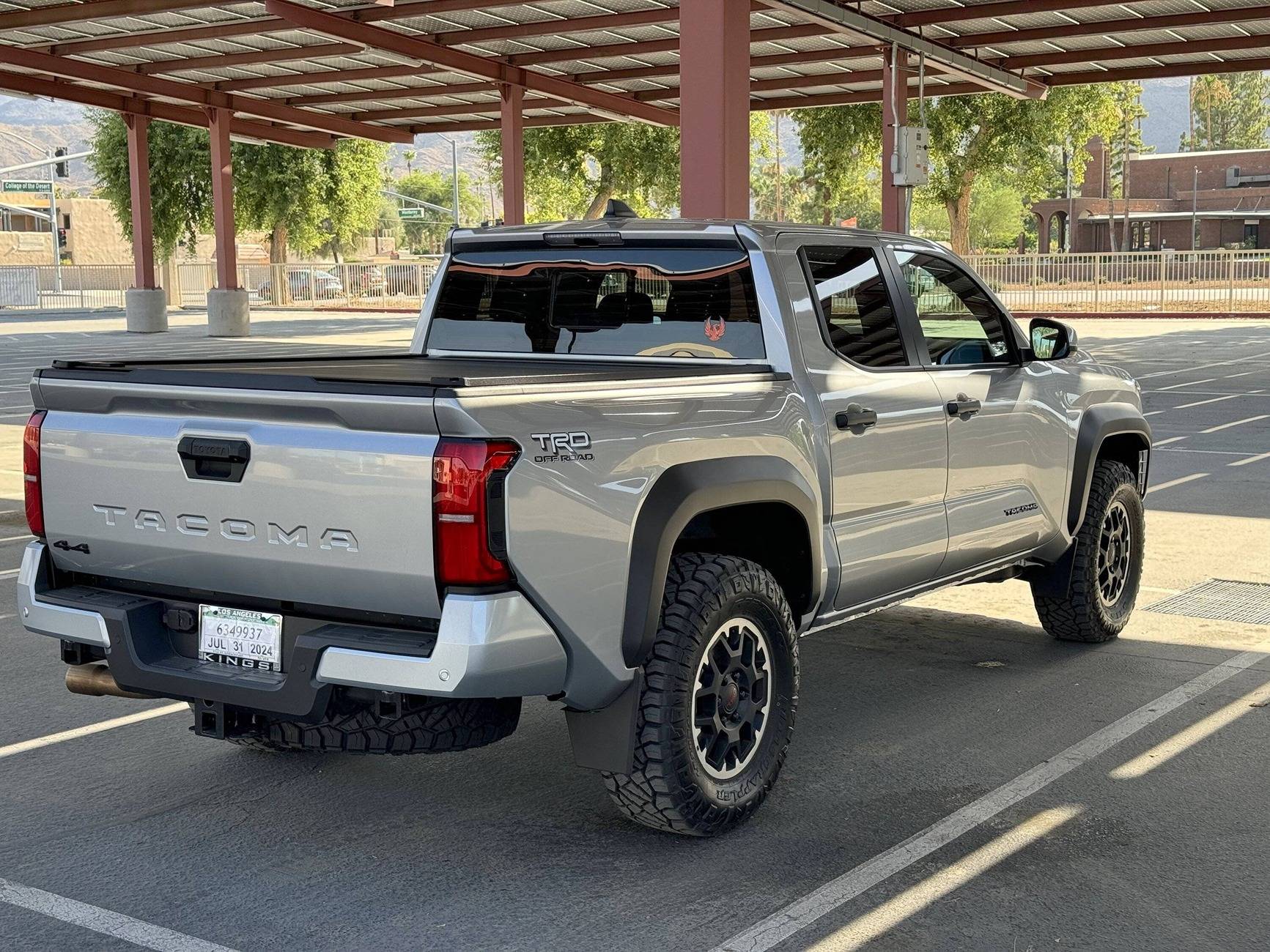 2025 Toyota 4runner Full-size Spare Tire: largest / biggest size that fits is 285/70/R17 (33's) IMG_1092.JPG