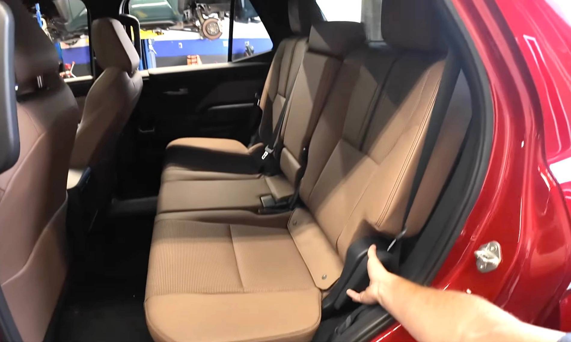 2025 Toyota 4runner Portobello interior / seats (with third-row seating) in Limited Trim 2025 4Runner 6th gen Portobello interior 3rd third row seats Limited Trim 2025 4runner 6th gen 7