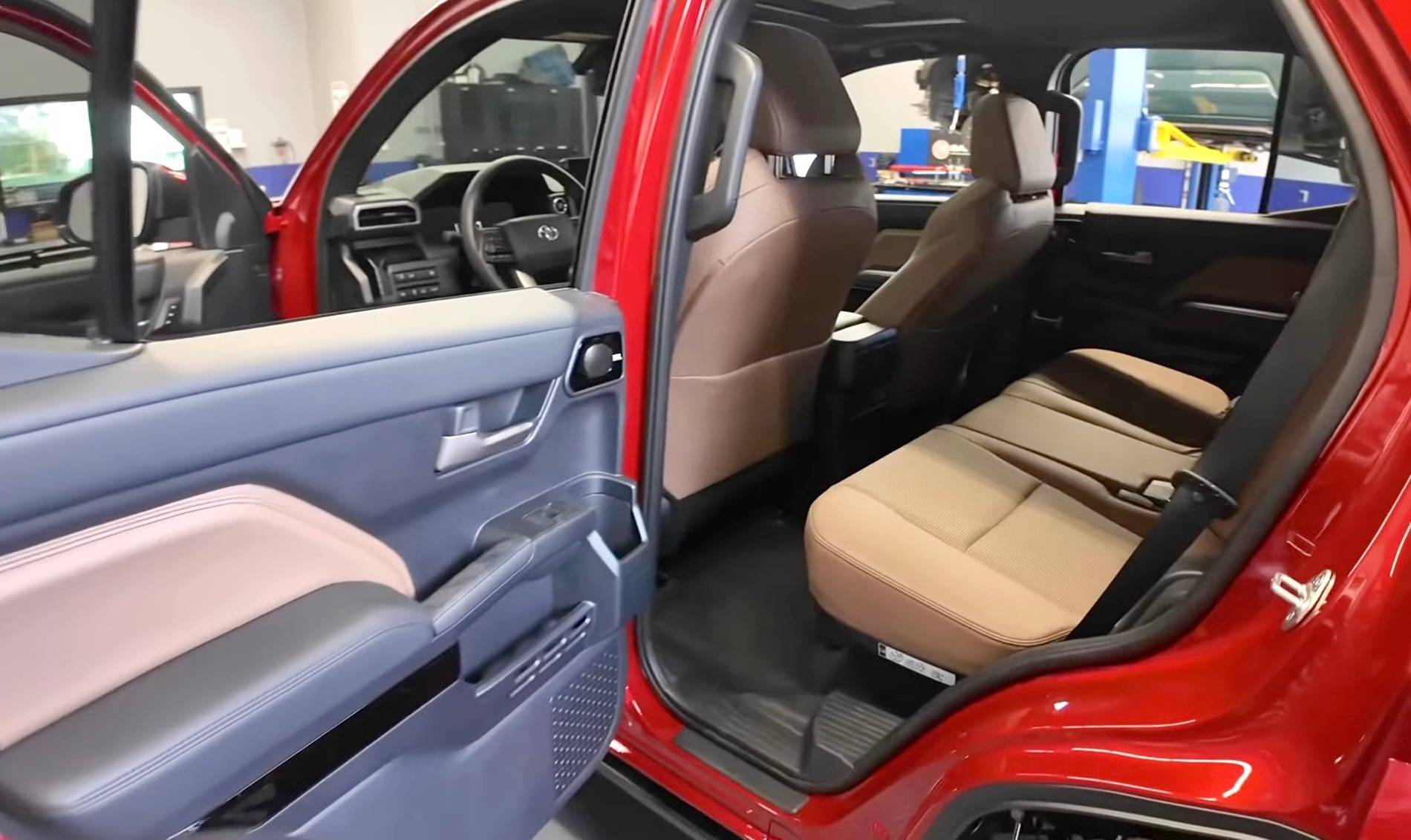 2025 Toyota 4runner Portobello interior / seats (with third-row seating) in Limited Trim 2025 4Runner 6th gen Portobello interior 3rd third row seats Limited Trim 2025 4runner 6th gen 8