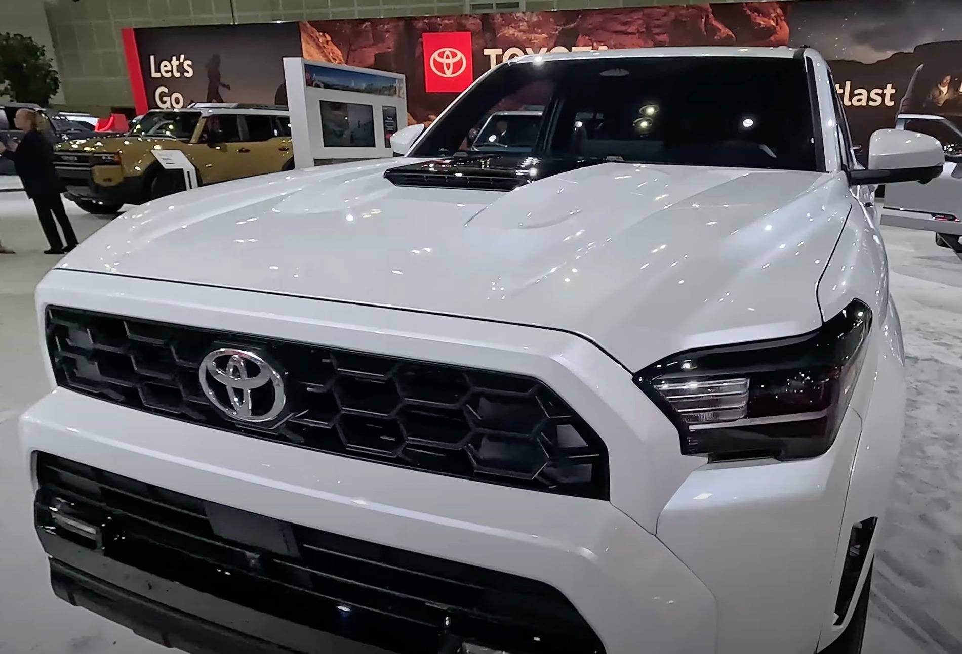 2025 Toyota 4runner TRD Sport Premium (Wind Chill Pearl / Black Interior) 2025 4Runner 6th Gen photos/video review @ LA Auto Show TRD Sport Premium windchill pearl : black interior 2025 toyota 4runner 6th gen photos exterior