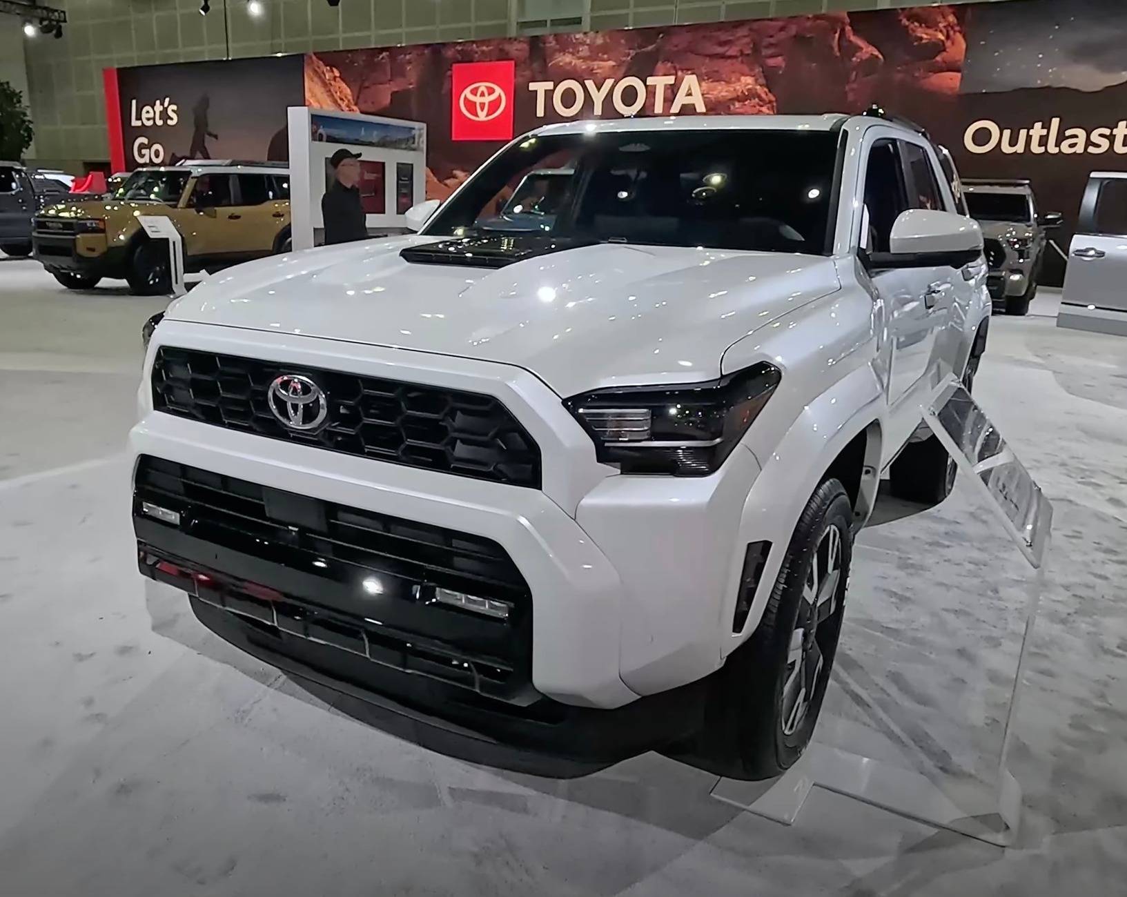 2025 Toyota 4runner TRD Sport Premium (Wind Chill Pearl / Black Interior) 2025 4Runner 6th Gen photos/video review @ LA Auto Show TRD Sport Premium windchill pearl : black interior 2025 toyota 4runner 6th gen photos exterior