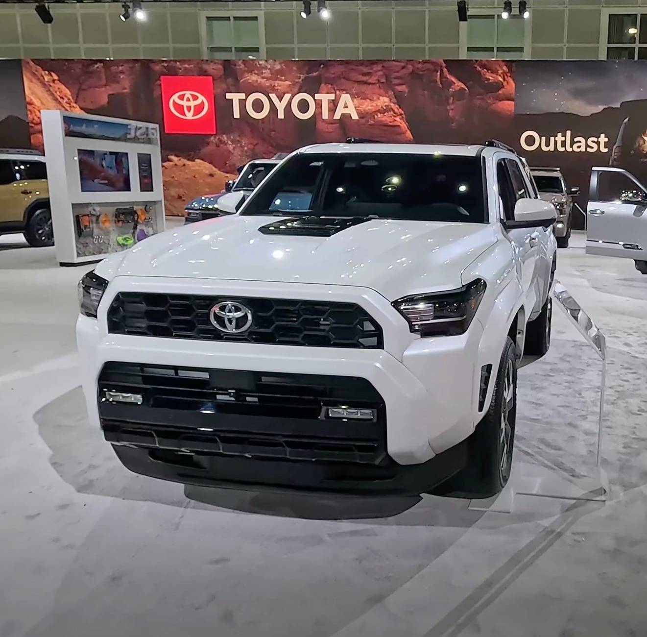 2025 Toyota 4runner TRD Sport Premium (Wind Chill Pearl / Black Interior) 2025 4Runner 6th Gen photos/video review @ LA Auto Show TRD Sport Premium windchill pearl : black interior 2025 toyota 4runner 6th gen photos exterior