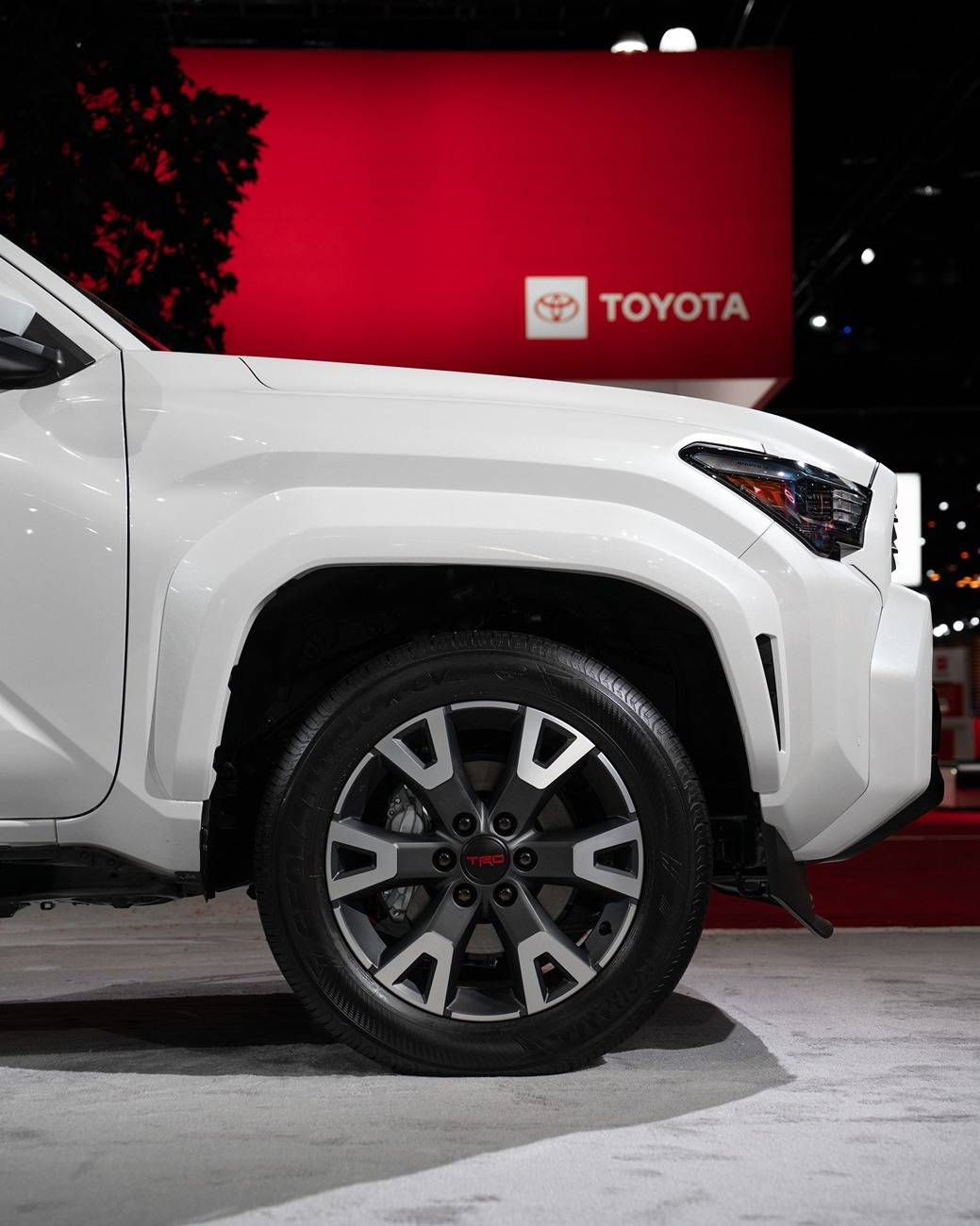 2025 Toyota 4runner TRD Sport Premium (Wind Chill Pearl / Black Interior) 2025 4Runner 6th Gen photos/video review @ LA Auto Show windchill pearl white trd sport 2025 4runner 6th gen 9