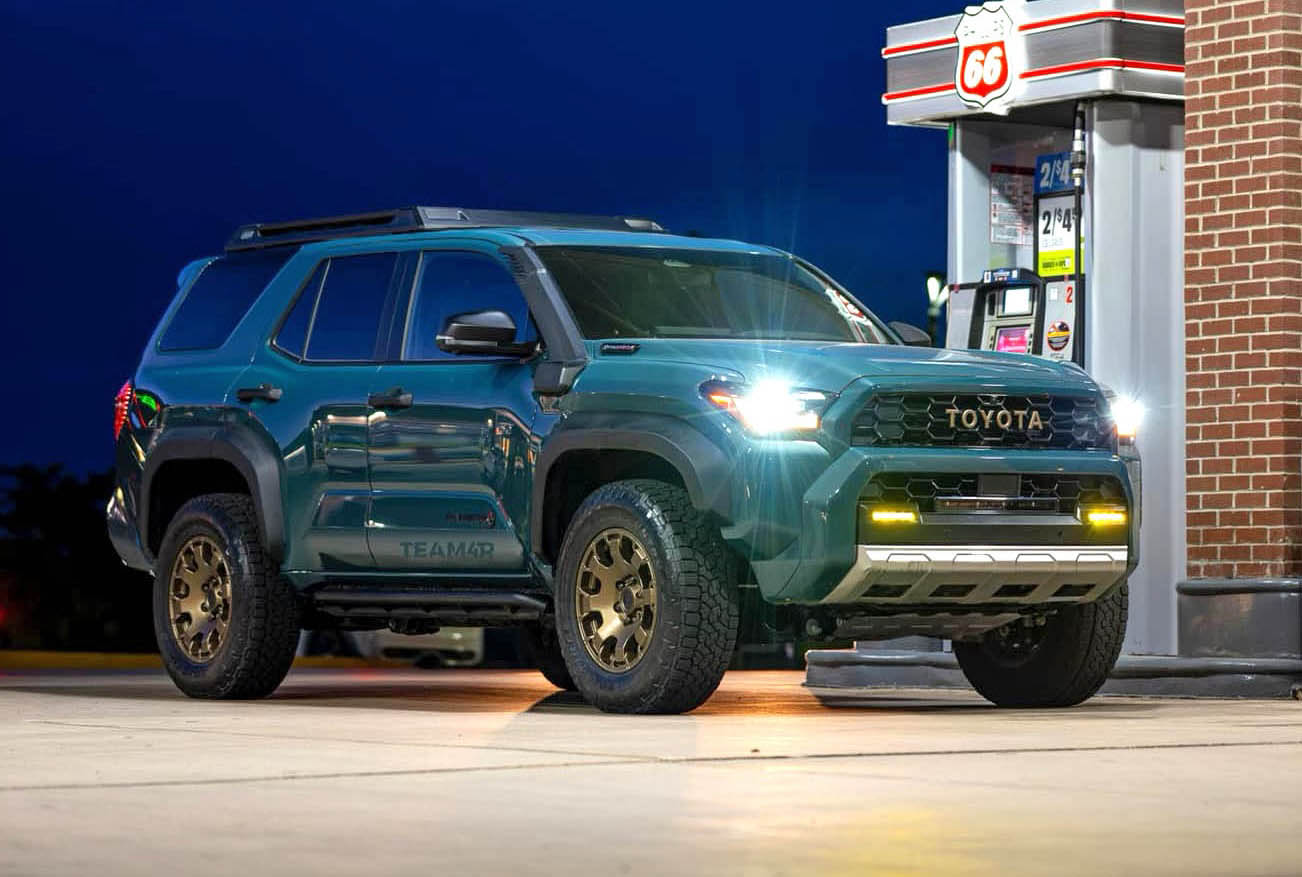 Trailhunter 2025 4Runner 6th Gen spotted gas station (Everest color